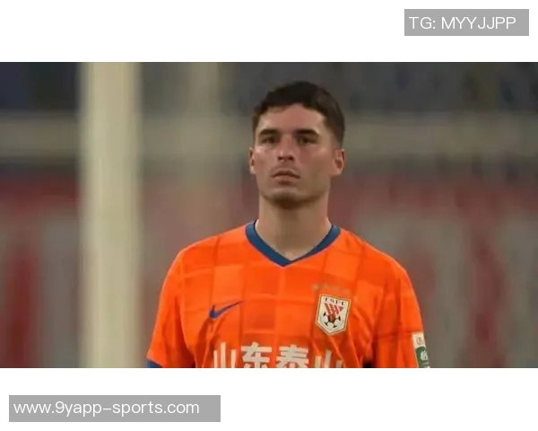 泰山中卫洛佩斯全场表现低迷对抗与争顶数据惨淡引发关注