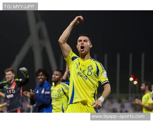 德约赞同C罗追求千球目标的坚定态度与严肃表情