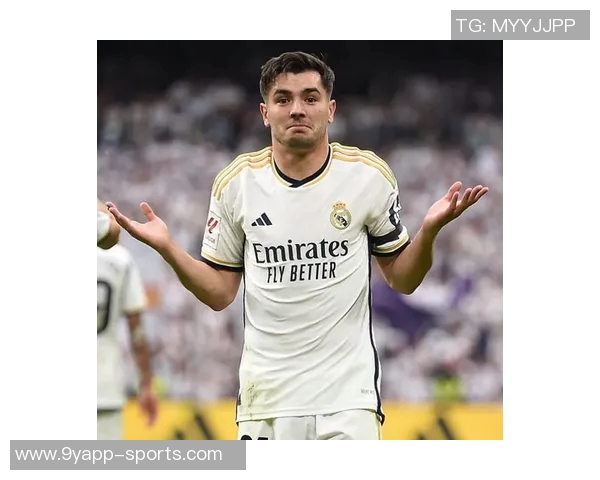 皇马关注24岁摩洛哥中场艾纳维球员目前效力于罗马