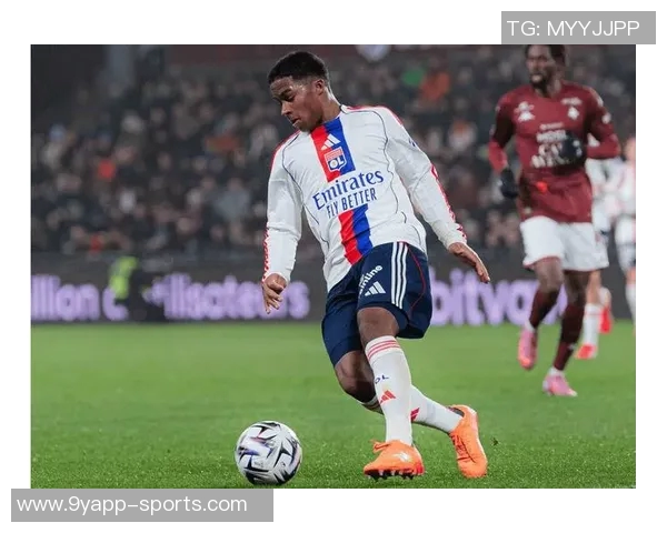 法甲首秀感受：恩德里克赞里昂球迷热情与球场魅力